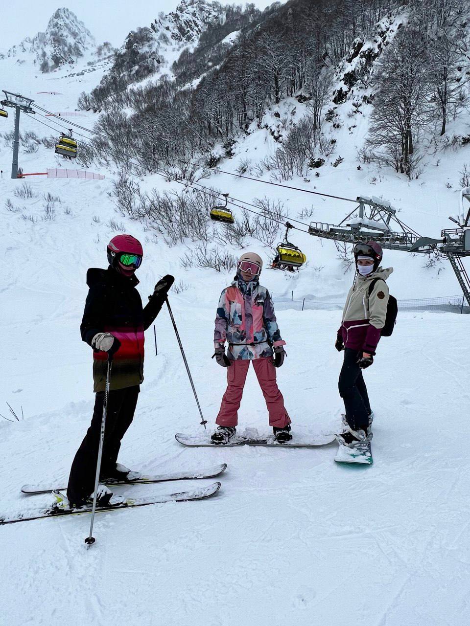 plan a mountain weekend on a tuesday. leave on friday.